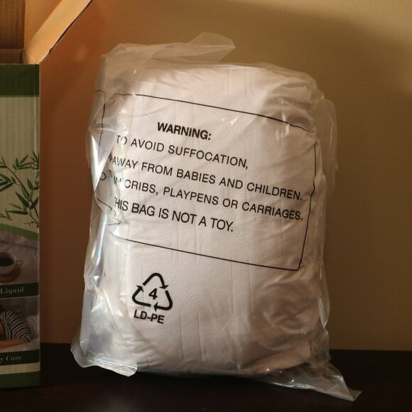 Meritlife bamboo mattress protector twin XL deep pockets fitted NIB - Picture 4 of 5